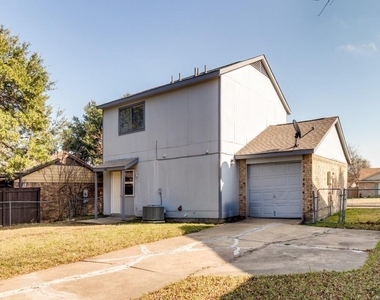 2321 Colonial - Photo Thumbnail 21