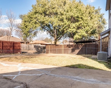 2321 Colonial - Photo Thumbnail 19