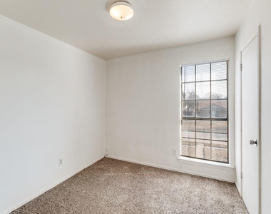 2321 Colonial - Photo Thumbnail 13