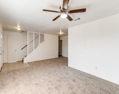 2321 Colonial - Photo Thumbnail 2