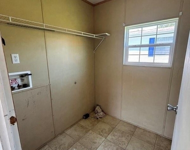10111 Piney Creek Court - Photo Thumbnail 15