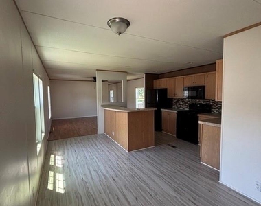 10111 Piney Creek Court - Photo Thumbnail 11