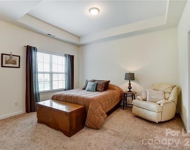 16718 Dolcetto Way - Photo Thumbnail 18