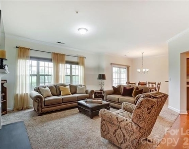 16718 Dolcetto Way - Photo Thumbnail 30