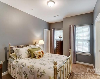 16718 Dolcetto Way - Photo Thumbnail 10