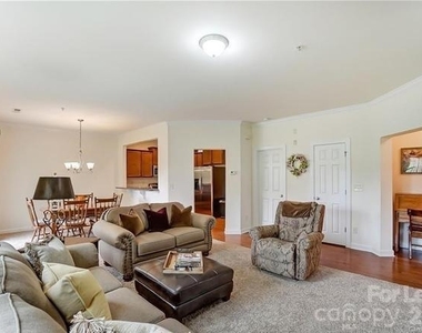 16718 Dolcetto Way - Photo Thumbnail 28
