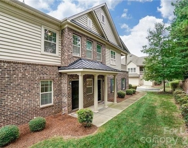16718 Dolcetto Way - Photo Thumbnail 34