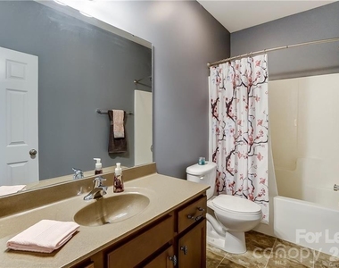 16718 Dolcetto Way - Photo Thumbnail 8