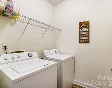 16718 Dolcetto Way - Photo Thumbnail 20