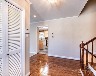 2035 2nd Street Nw - Photo Thumbnail 4