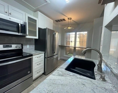 3904 Rawlins Street - Photo Thumbnail 8