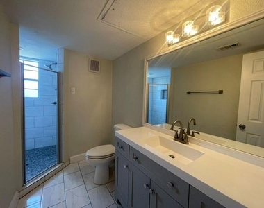 3904 Rawlins Street - Photo Thumbnail 16