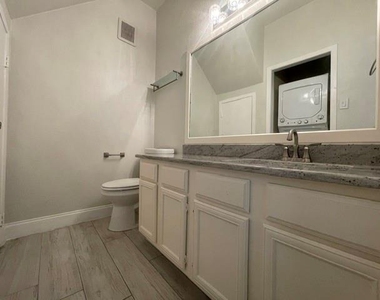 3904 Rawlins Street - Photo Thumbnail 9