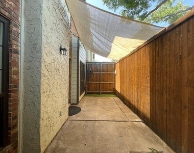 3904 Rawlins Street - Photo Thumbnail 24