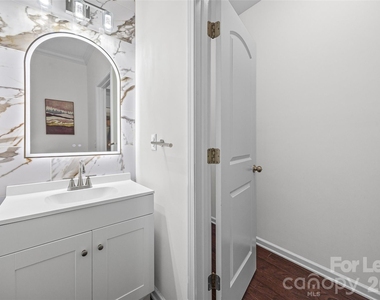 872 Summerlake Drive - Photo Thumbnail 16