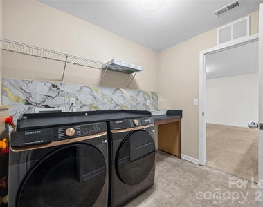 872 Summerlake Drive - Photo Thumbnail 26