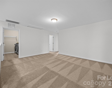 872 Summerlake Drive - Photo Thumbnail 17