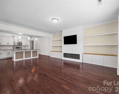 872 Summerlake Drive - Photo Thumbnail 8