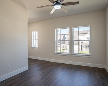 5702 Barkridge Drive - Photo Thumbnail 32