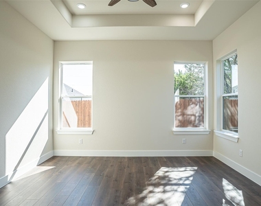 5702 Barkridge Drive - Photo Thumbnail 14