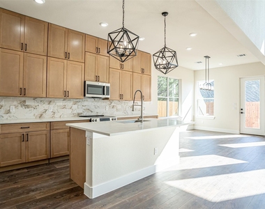5702 Barkridge Drive - Photo Thumbnail 11