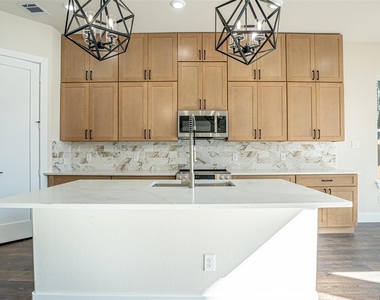 5702 Barkridge Drive - Photo Thumbnail 10