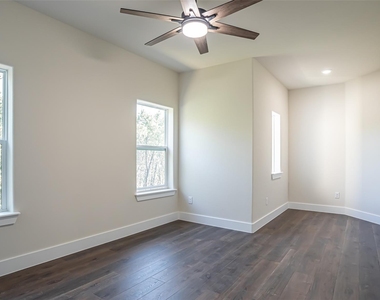 5702 Barkridge Drive - Photo Thumbnail 27
