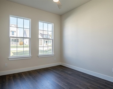 5702 Barkridge Drive - Photo Thumbnail 20