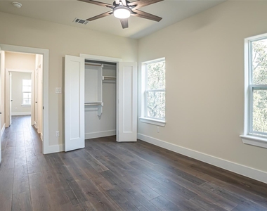 5702 Barkridge Drive - Photo Thumbnail 28