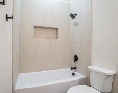 5702 Barkridge Drive - Photo Thumbnail 23