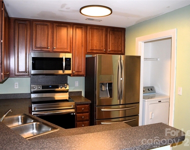 6321 Park Creek Drive - Photo Thumbnail 15