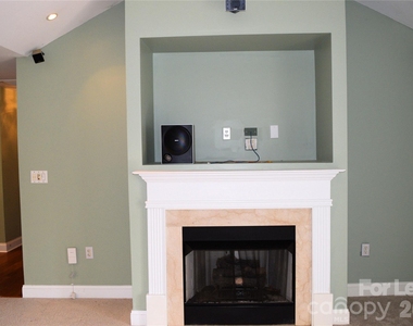 6321 Park Creek Drive - Photo Thumbnail 12