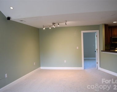 6321 Park Creek Drive - Photo Thumbnail 9