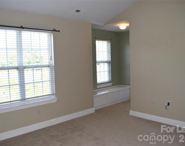 6321 Park Creek Drive - Photo Thumbnail 21