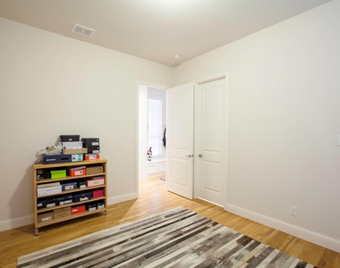1614 Thoroughbred Lane - Photo Thumbnail 13