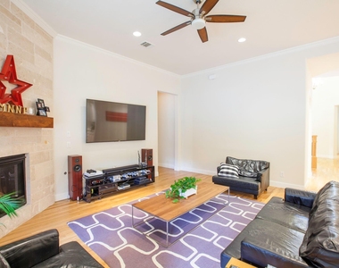 1614 Thoroughbred Lane - Photo Thumbnail 5