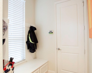 1614 Thoroughbred Lane - Photo Thumbnail 12