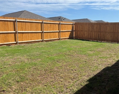 325 Dewberry Street - Photo Thumbnail 11