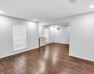 1400 Moss Rose Circle - Photo Thumbnail 8