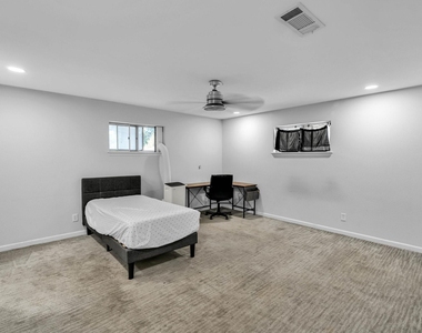 1400 Moss Rose Circle - Photo Thumbnail 29