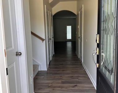 12828 Canton Side Avenue - Photo Thumbnail 2