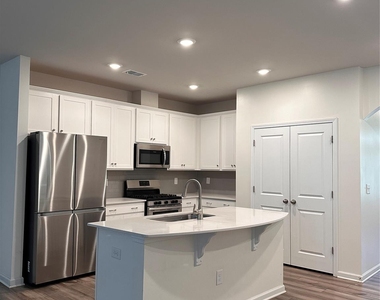 12828 Canton Side Avenue - Photo Thumbnail 4