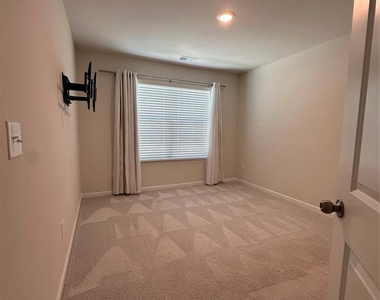 12828 Canton Side Avenue - Photo Thumbnail 17