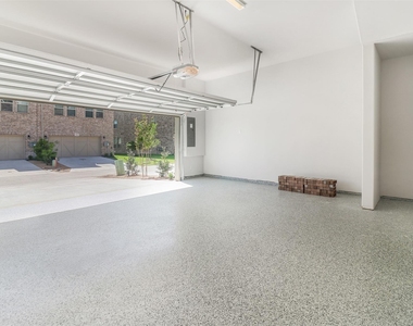 7836 Manilla Drive - Photo Thumbnail 30