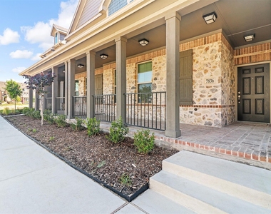 7836 Manilla Drive - Photo Thumbnail 35