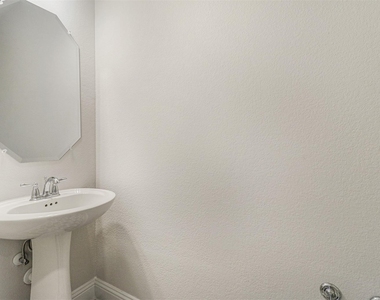 7836 Manilla Drive - Photo Thumbnail 26