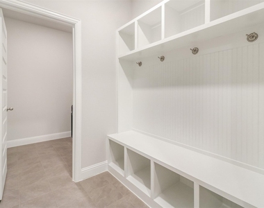 7836 Manilla Drive - Photo Thumbnail 28