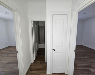 512 Chip Street - Photo Thumbnail 5
