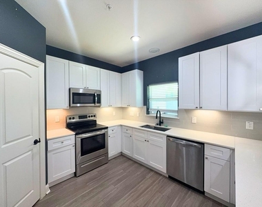 1017 Debby Court - Photo Thumbnail 5