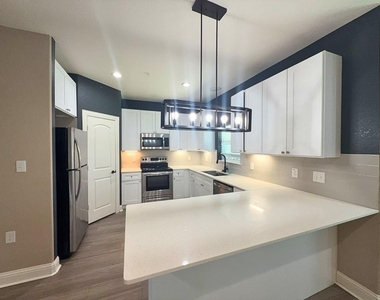 1017 Debby Court - Photo Thumbnail 4